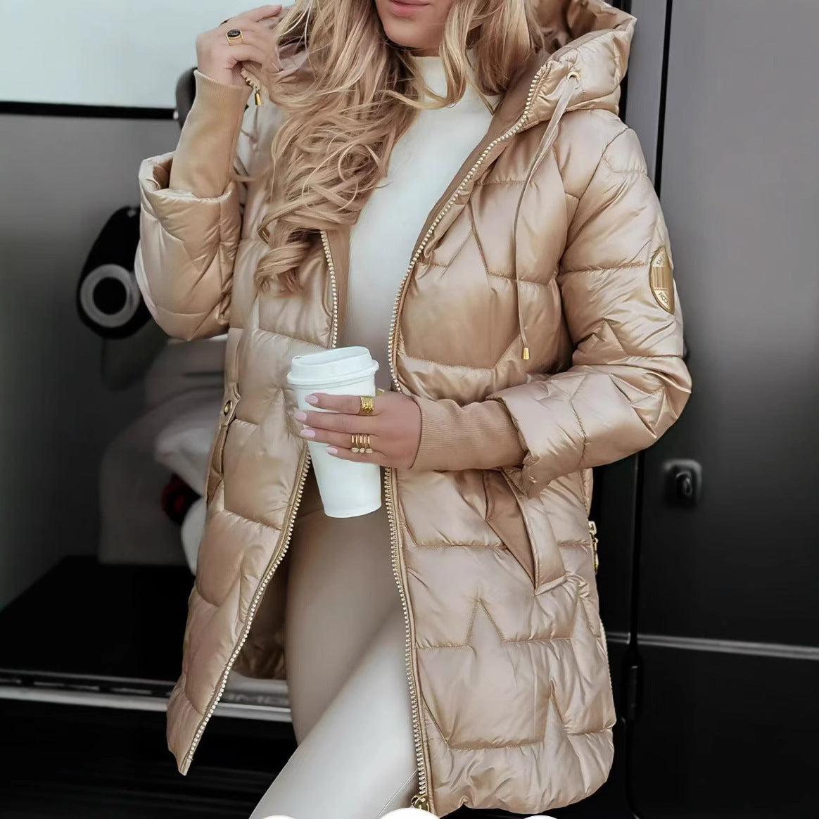 Winterjas met capuchon voor dames | Licht gewatteerde jas met elegante pasvorm – ideaal voor het Nederlandse najaar