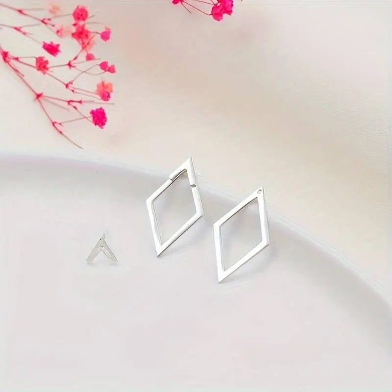 Minimalistische Geometrische Oorbellen | Dames oorbellen met modern design en lichte afwerking