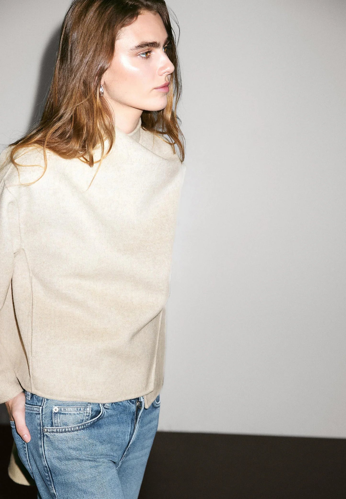 Nona Jas Dames | Asymmetrische Wolmix Jas met Sjaaldetail