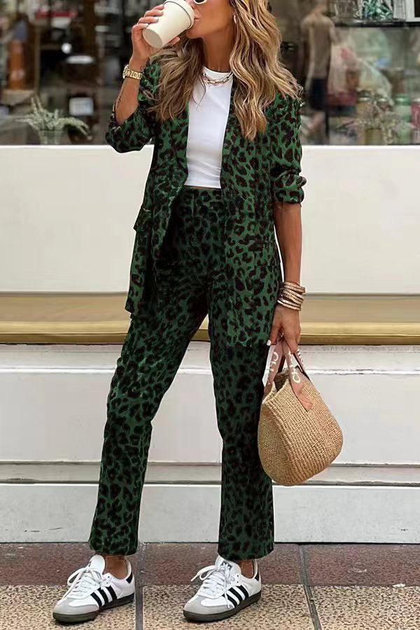 Linda Blazer Set | Dames blazer en broek met luipaardprint in comfortabele casual chic stijl