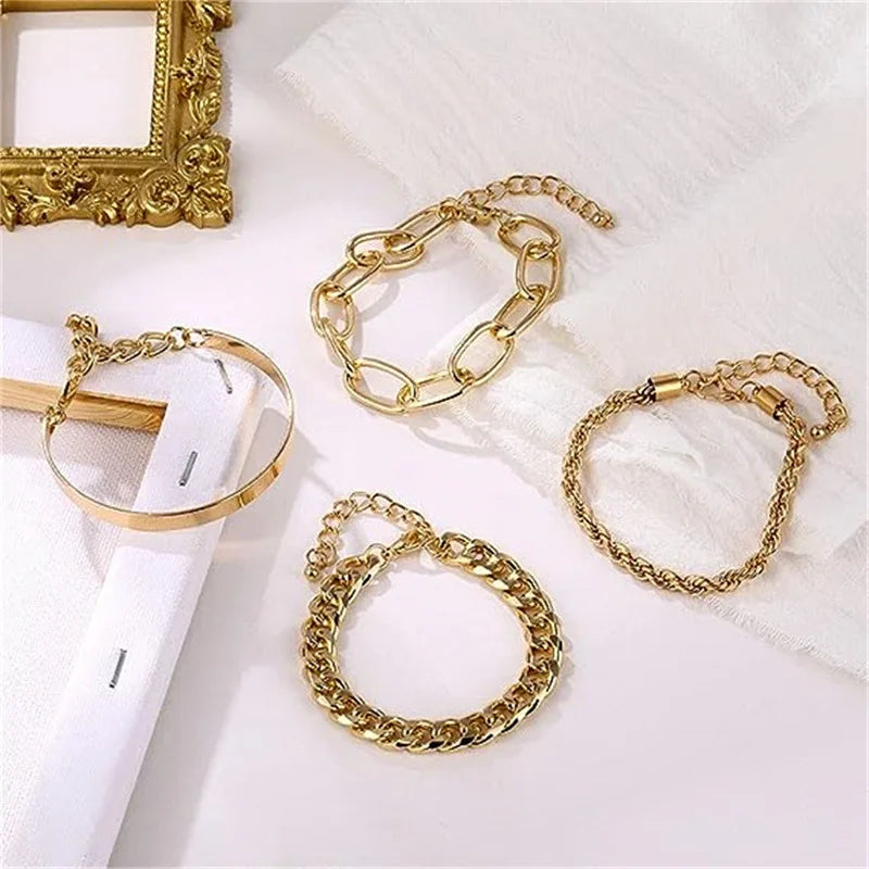Gouden Armbandenset | Dames 4-delige armbanden set met tijdloze en moderne designs