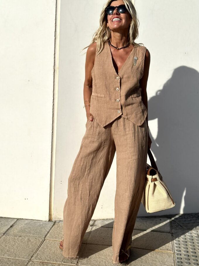 Juulie | Dames Zomerset – Linnen Gilet en Broek met Luchtige Pasvorm en Stijlvolle Bruine Look
