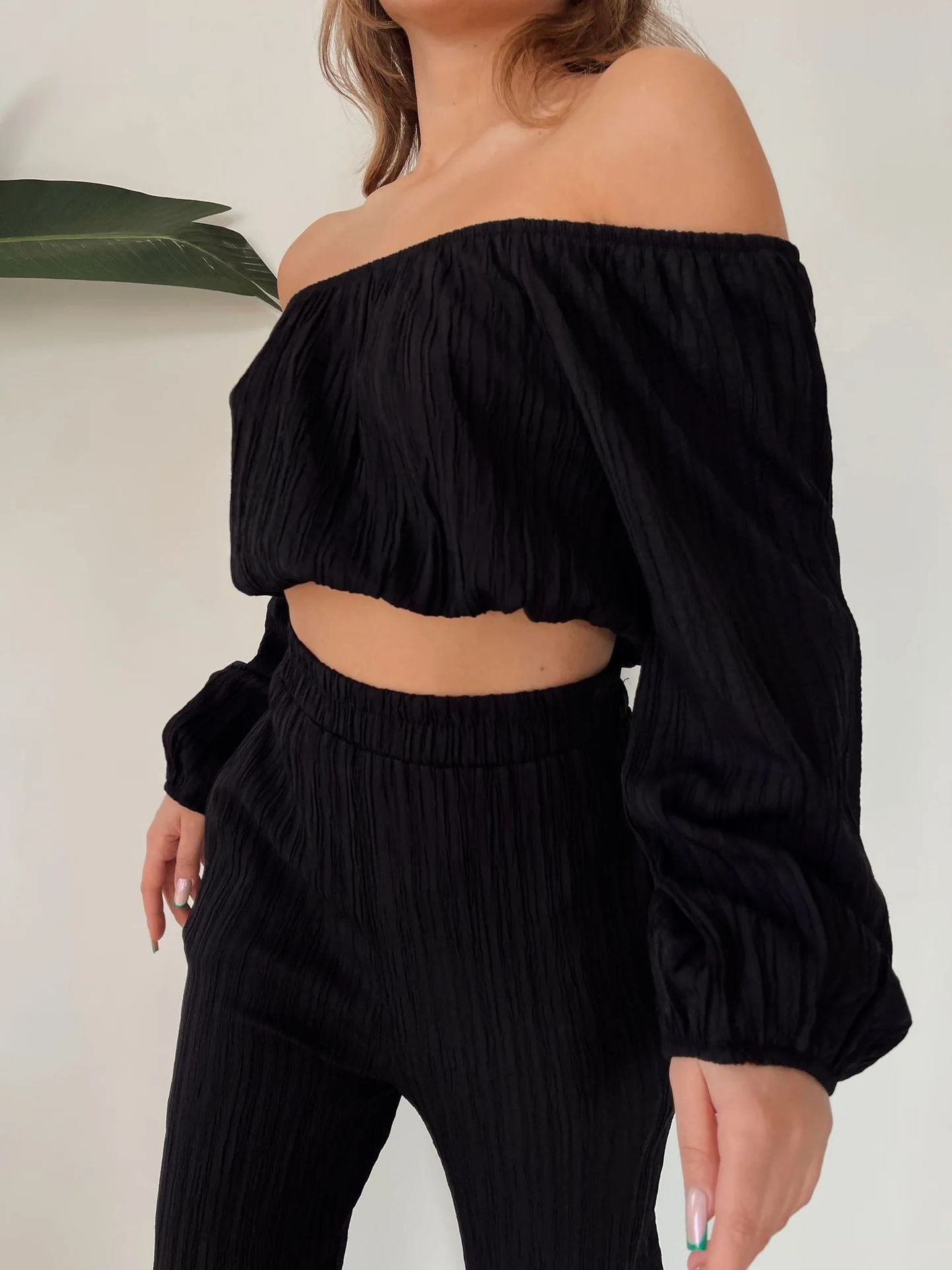 Two-Piece Set | Dames zomer set met offshoulder crop top en wijde broek