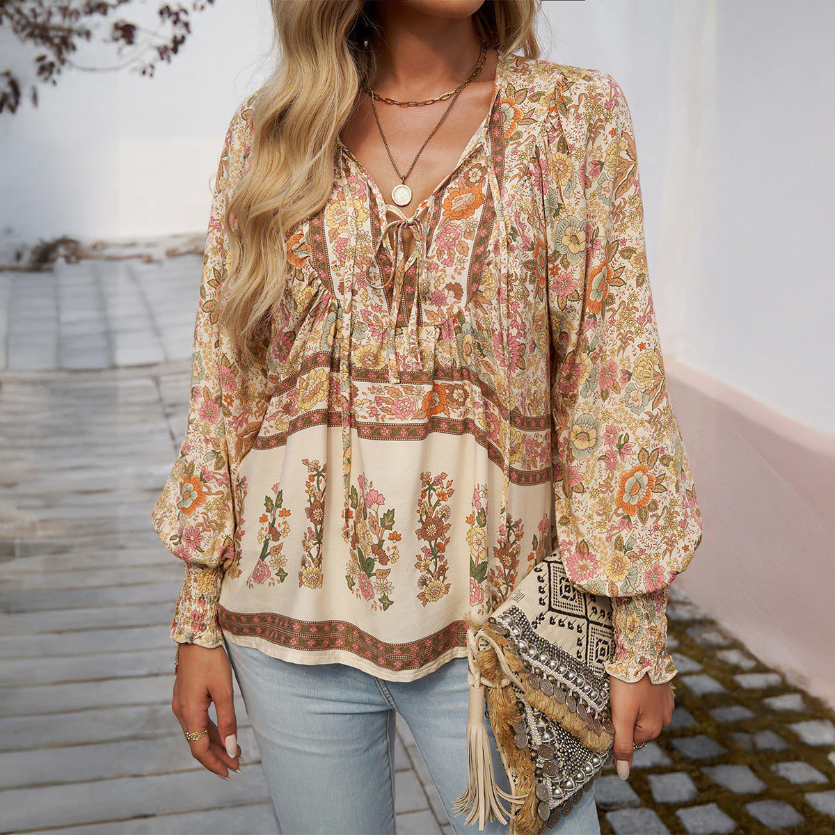 Boho Blouse | Dames blouse met strik hals en plooimouwen in relaxed fit