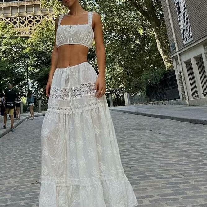 Dalia Two-Piece Set | Dames co-ord set met kanten off-shoulder crop top en gelaagde maxi rok