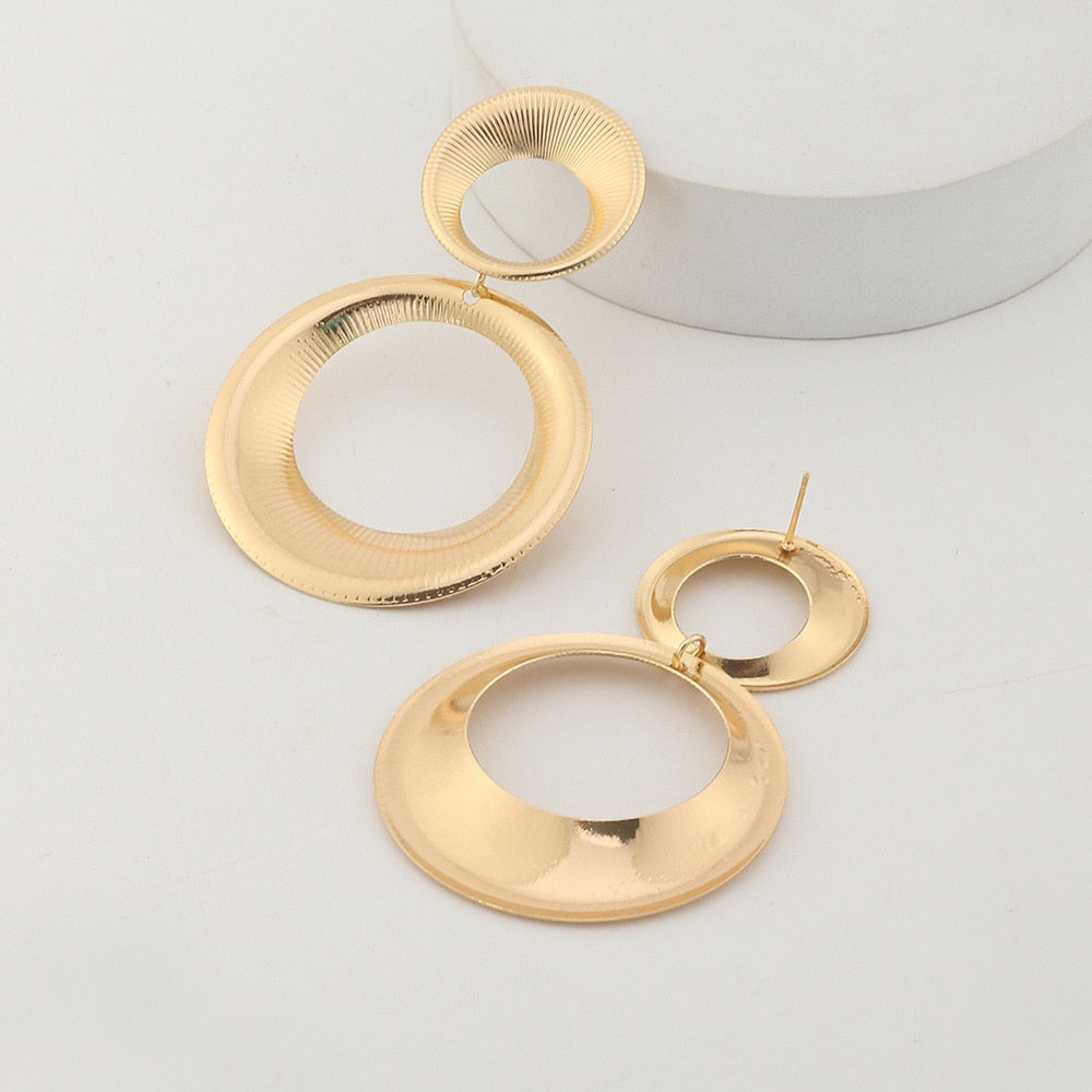 Circles Oorbellen | Dames oorbellen met 3D-cirkeldesign in goudkleurig metaal