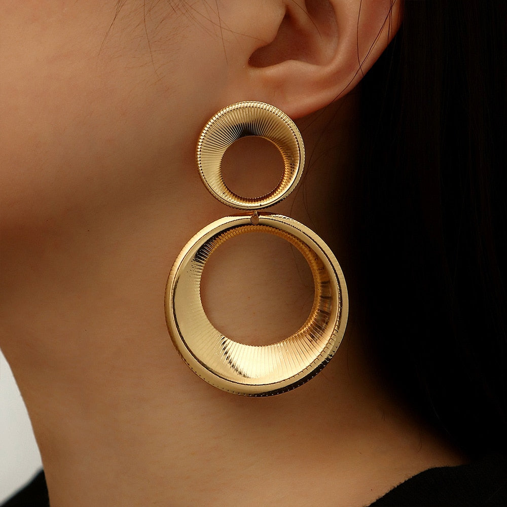 Circles Oorbellen | Dames oorbellen met 3D-cirkeldesign in goudkleurig metaal