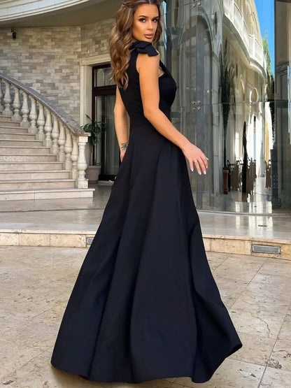 Rosay Maxi Jurk | Zwarte damesjurk met V-hals en zijsplit voor elegante avondlooks