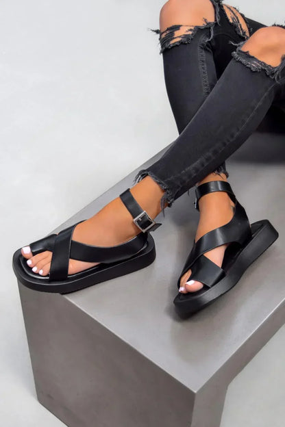 Dames sandalen met kruissluiting en plateauzool