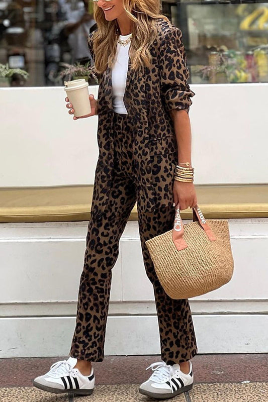 Linda Blazer Set | Dames blazer en broek met luipaardprint in comfortabele casual chic stijl