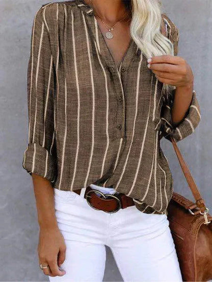 Nika | Gestreepte Damesblouse met Knoopsluiting – Luchtige Pasvorm & Tijdloze Stijl