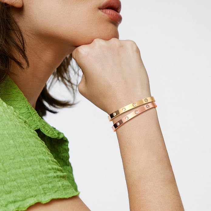 Uniseks Armband – Strakke Metalen Bangle – Minimalistisch & Luxe met Schroefaccenten