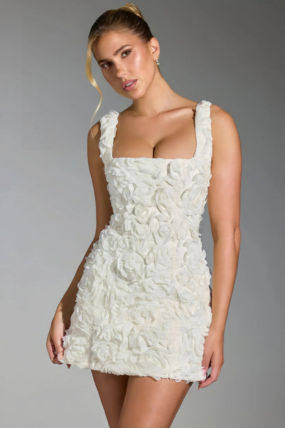 Babette | Dames Halter Mini Jurk in Wit met 3D Bloemendetail