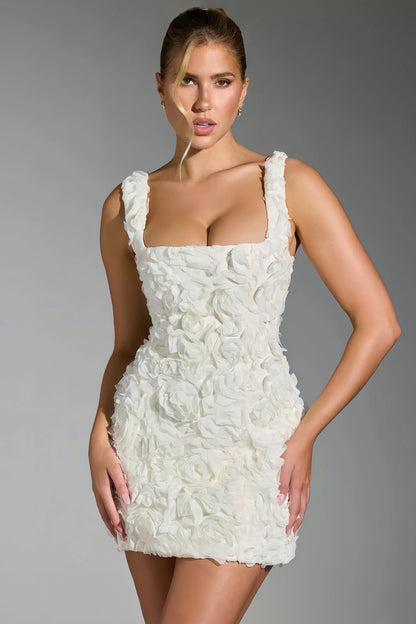 Babette | Dames Halter Mini Jurk in Wit met 3D Bloemendetail