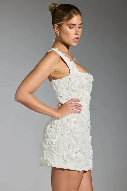 Babette | Dames Halter Mini Jurk in Wit met 3D Bloemendetail