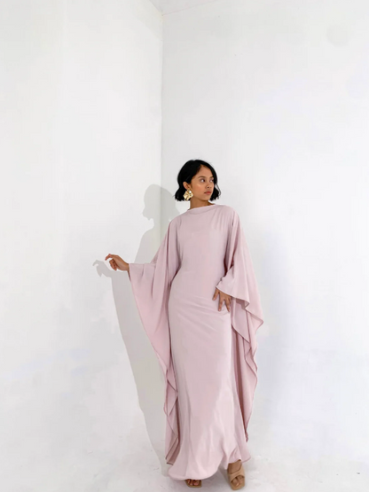 Esra Maxi Jurk | Damesjurk met vleermuismouwen en luxe minimalistische uitstraling