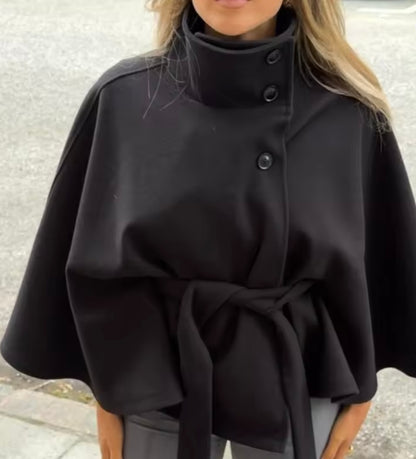 Cape Jas Dames | Losvallende herfstjas met batwing mouwen en ceintuur, elegante standkraag