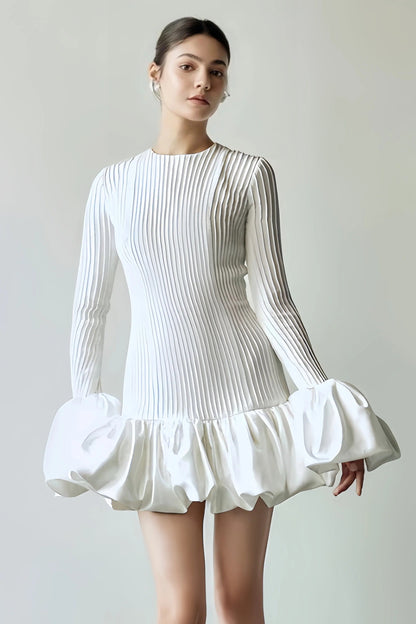 Belle | Dames Geplooide Mini Jurk met Uitlopende Mouwen voor een Elegante Look