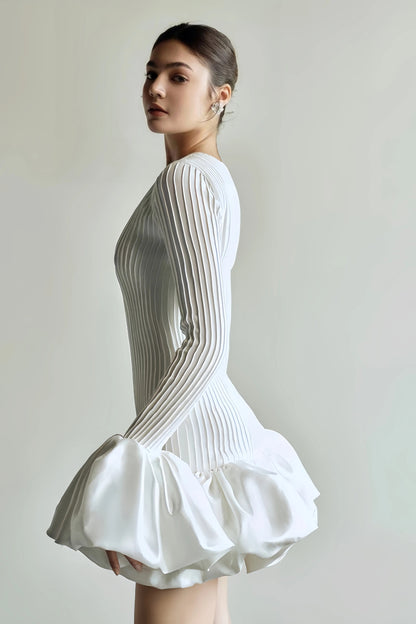Belle | Dames Geplooide Mini Jurk met Uitlopende Mouwen voor een Elegante Look