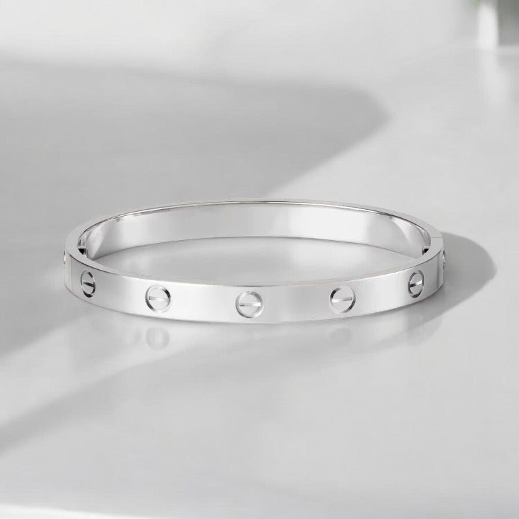 Uniseks Armband – Strakke Metalen Bangle – Minimalistisch & Luxe met Schroefaccenten