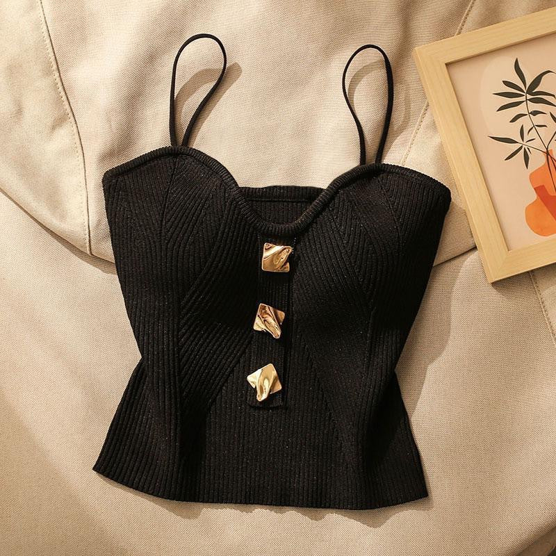 Gwenda | Dames Crop Camisole met Gouden Details – Slim Fit & Geribbelde Soft Knit voor Casual tot Chic Looks