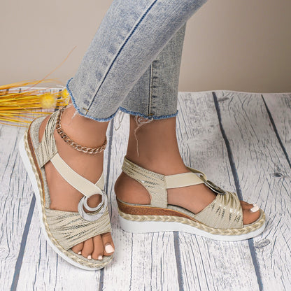 Wendelina | Dames Sandalen met Sleehak – Open Teen en Verstelbare Enkelband met Gesp