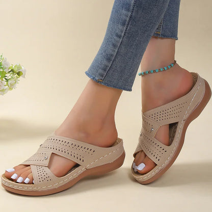 Brielle | Dames Orthopedische Sandalen met Kruisbanden en Ventilerend Perforatieontwerp
