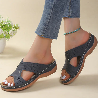 Brielle | Dames Orthopedische Sandalen met Kruisbanden en Ventilerend Perforatieontwerp