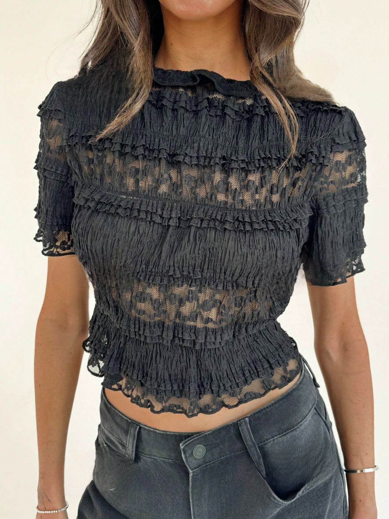 Meike | Luxe Kanten Crop Top – Elegante Vrouwelijke Look met Transparante Details