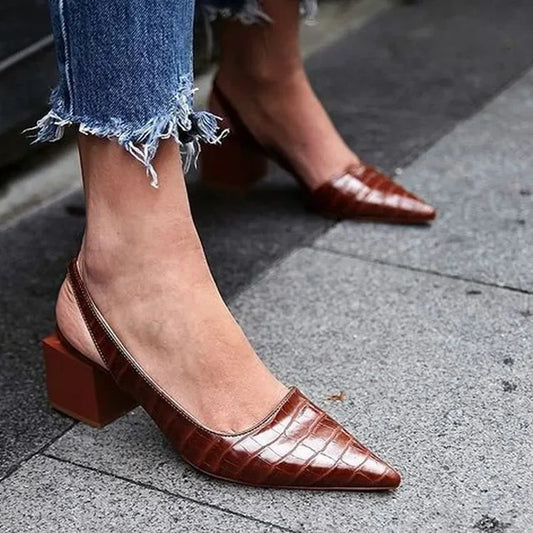Fiene Slingback Pumps | Dames pumps met puntige neus en blokhak in vintage stijl