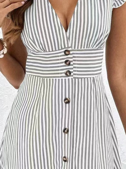 Indra | Dames Jurk – Gestreept A-lijn Model met V-hals, Ruffle Mouwtjes & Knoopsluiting