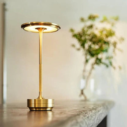 Draadloze Tafellamp – Metaal en Glas, Scandinavisch Design voor Woonkamer of Slaapkamer