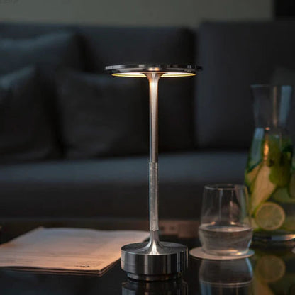 Draadloze Tafellamp – Metaal en Glas, Scandinavisch Design voor Woonkamer of Slaapkamer