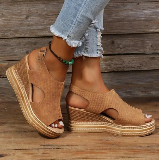 Demi | Dames Wedgesandalen met Enkelband en Peep-Toe – Elegant, Comfortabel en Verfijnd