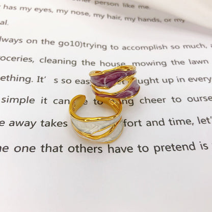Grace Gouden Ring | Verstelbare damesring met golvend design en emaille afwerking