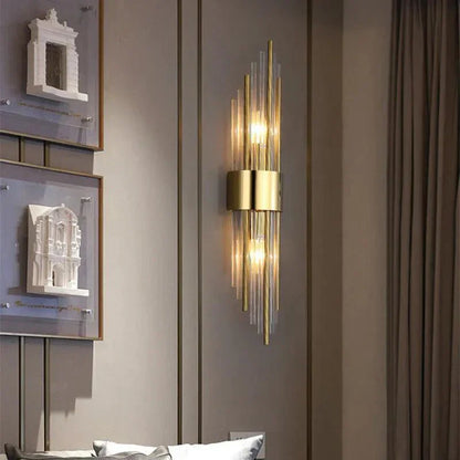 Moderne Wandlamp – Zwart en Goud, Kristallen Accenten voor Sfeervolle Verlichting in Woonkamer of Slaapkamer