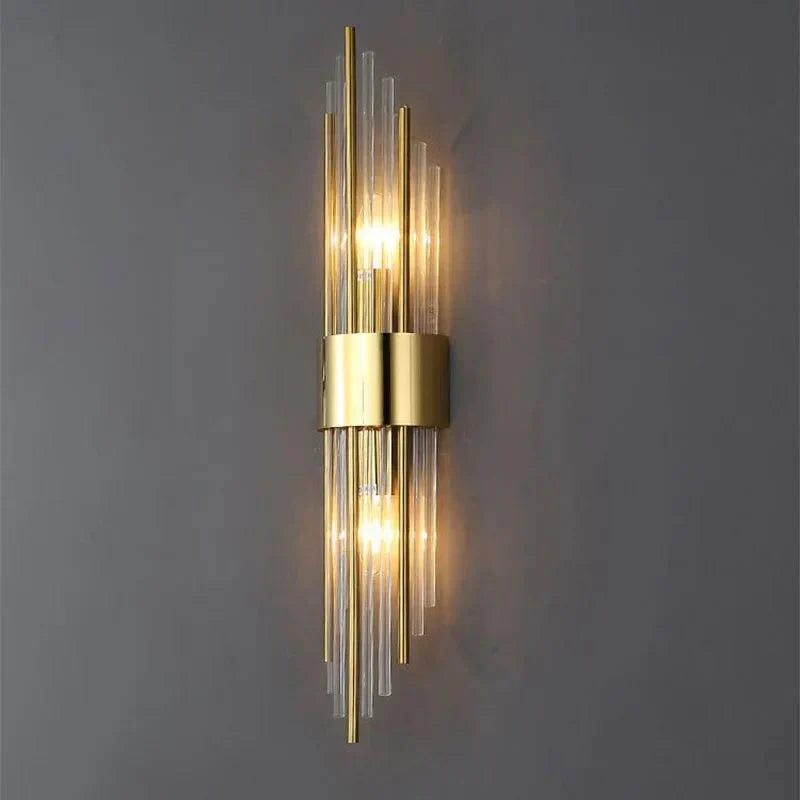 Moderne Wandlamp – Zwart en Goud, Kristallen Accenten voor Sfeervolle Verlichting in Woonkamer of Slaapkamer