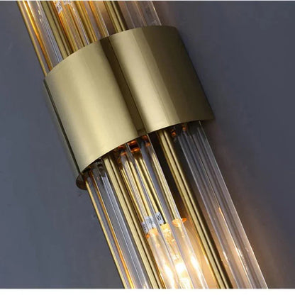 Moderne Wandlamp – Zwart en Goud, Kristallen Accenten voor Sfeervolle Verlichting in Woonkamer of Slaapkamer