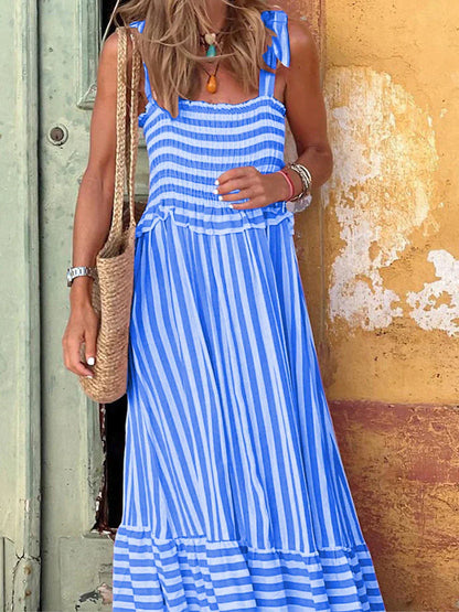 Gestreepte Zomerjurk – Elegant Zomersilhouet met Schouderbandjes